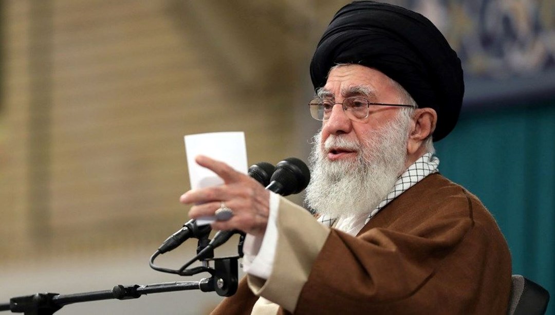 Hamaney’den Trump’a yanıt: Tehditlerine devam ederse ABD darbe alır